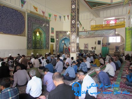 تقدیر از خادمان نمازجمعه حبیب آباد در نمازجمعه 7 مرداد 1401